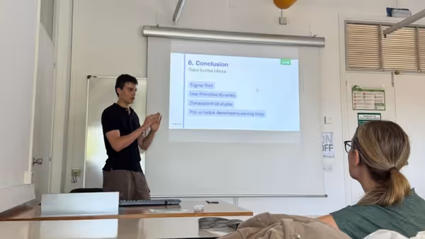 Pol Gubau presenting Pol-UI as his thesis